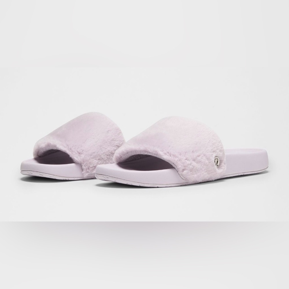 Lululemon Restfeel Faux Fur Slide Faint Lavender/Silver / Size 6 / Brand NEW